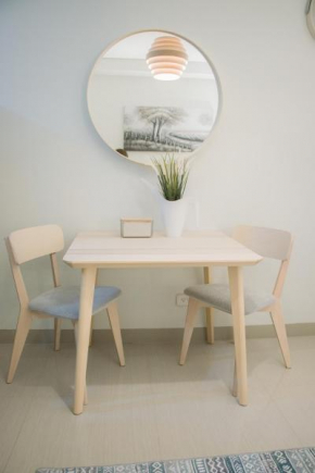 Jireh Suite by Crib2GO with Skyline & Lake View